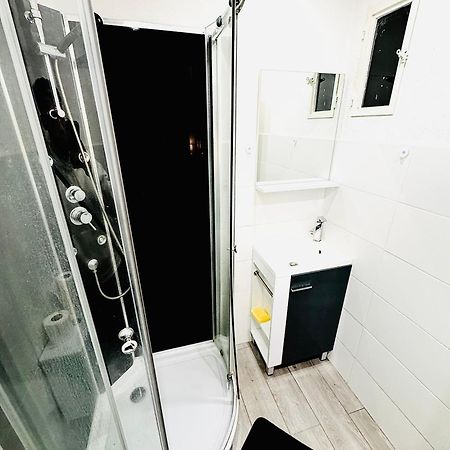 Worldroom Chambre Privee Avec Espace Commun Perpignan Buitenkant foto