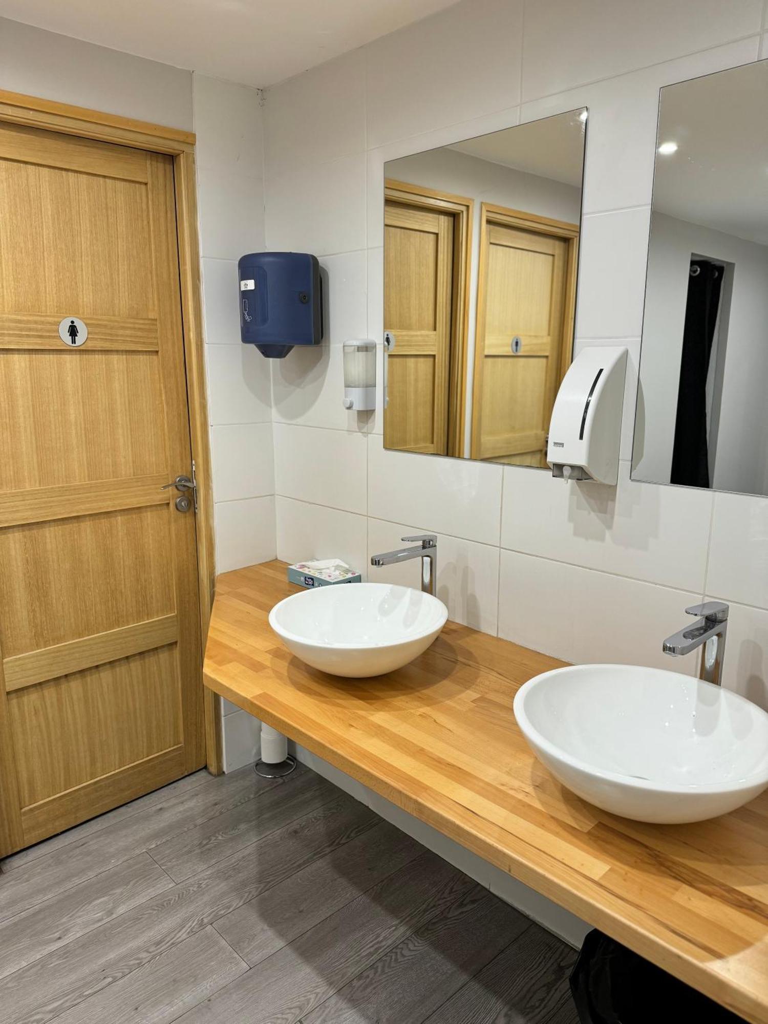 Worldroom Chambre Privee Avec Espace Commun Perpignan Kamer foto