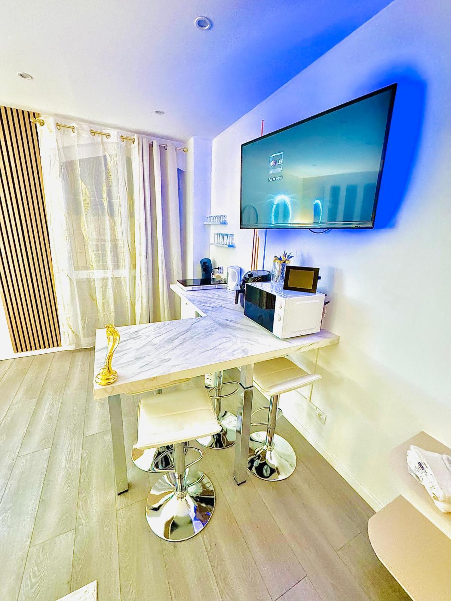 Worldroom Chambre Privee Avec Espace Commun Perpignan Buitenkant foto